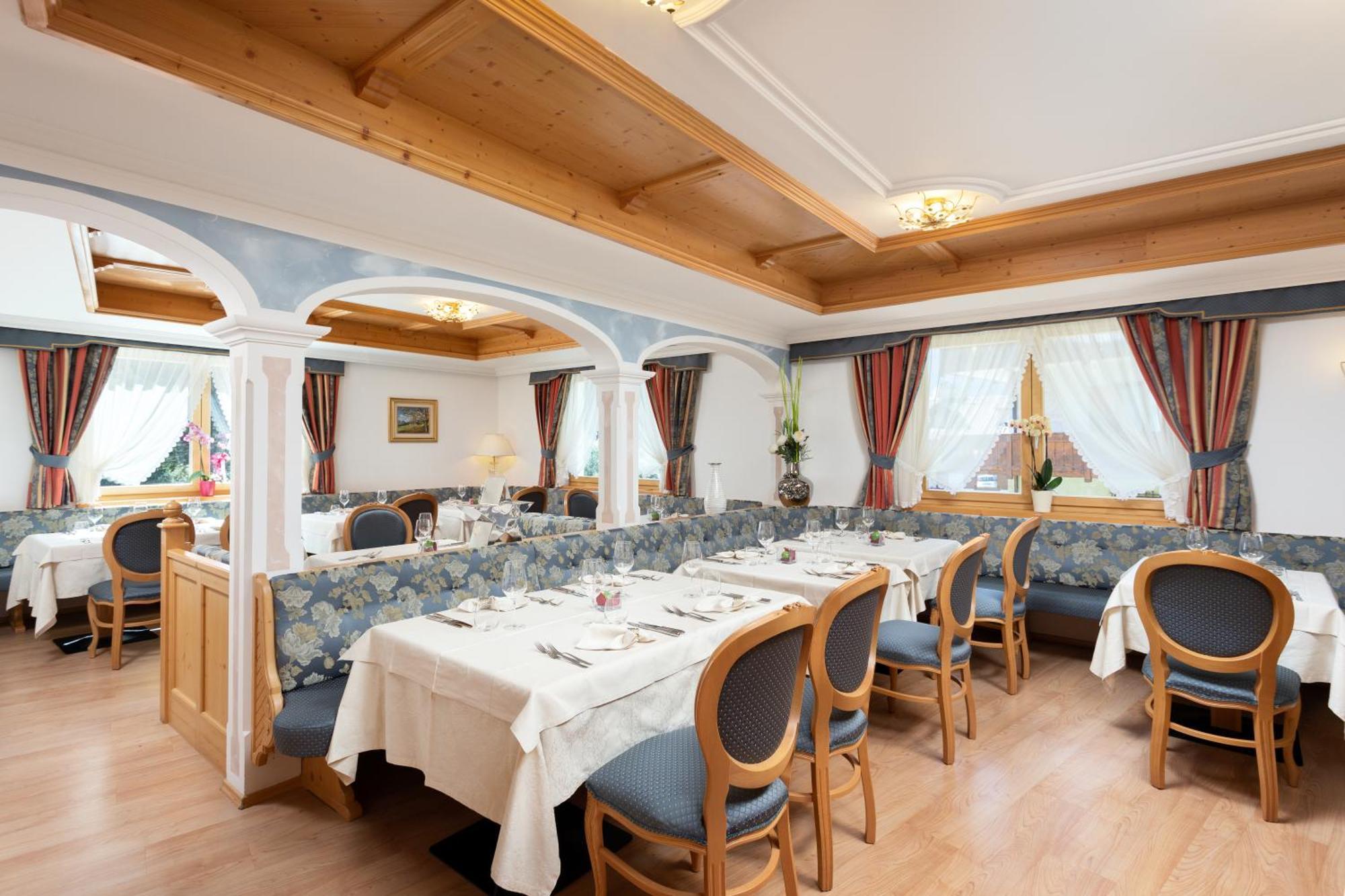 Hotel Gries กานาเซย์ ภายนอก รูปภาพ
